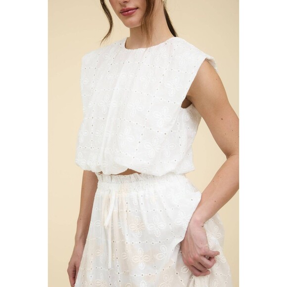 Bridget Eyelet Balloon Top - Picture 3 of 5